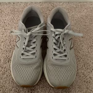 New Balance athletic/running shoes